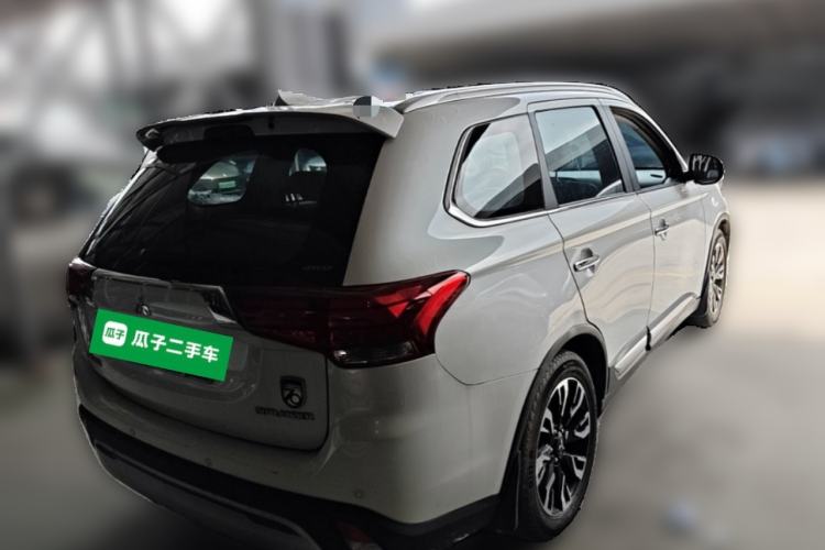 Used Mitsubishi Outlander 2019 2.4L 4x4 Zhi Xiang Edition 5 Seats China VI Standard Rear Right 45 Deg