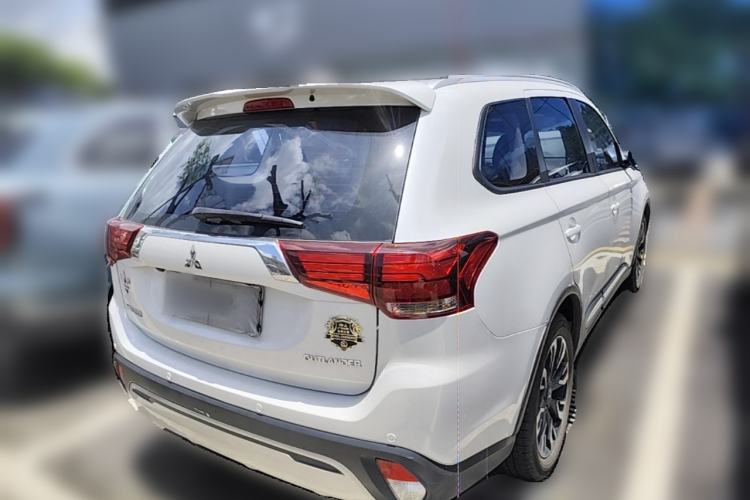 Used Mitsubishi Outlander 2019 2.0L Two-Wheel Drive Comfort Edition 5 Seats China VI Standard Rear Right 45 Deg