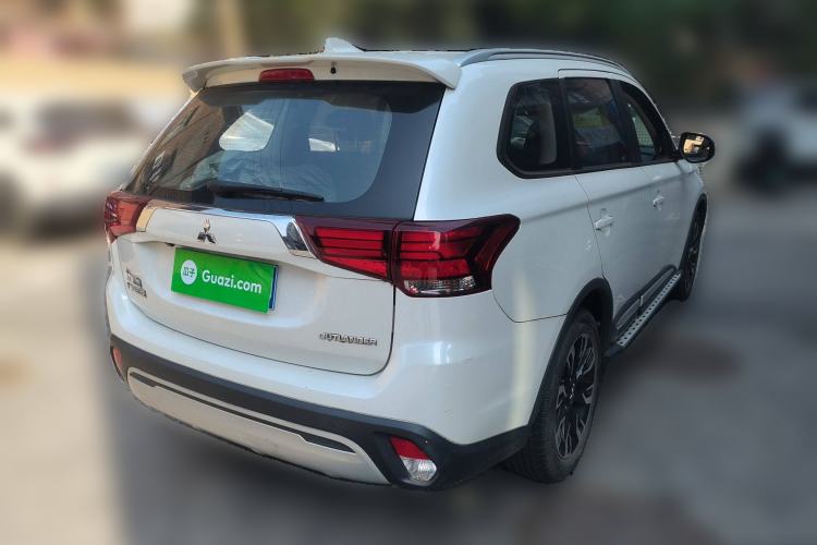 Used Mitsubishi Outlander 2019 2.0L Two-Wheel Drive Comfort Edition 5 Seats China VI Standard Rear Right 45 Deg