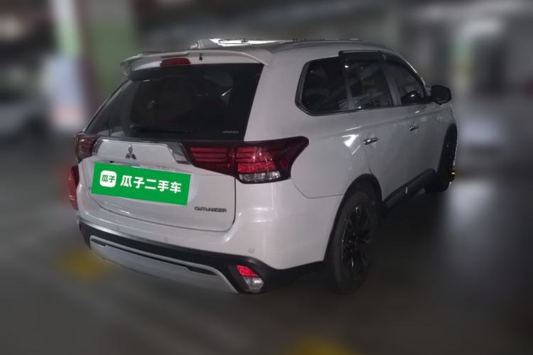 Used Mitsubishi Outlander 2019 2.4L 4x4 Zhi Xiang Edition 5 Seats China VI Standard Rear Right 45 Deg