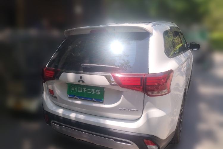 Used Mitsubishi Outlander 2019 2.0L Two-Wheel Drive Comfort Edition 5 Seats China V Standard Rear Right 45 Deg