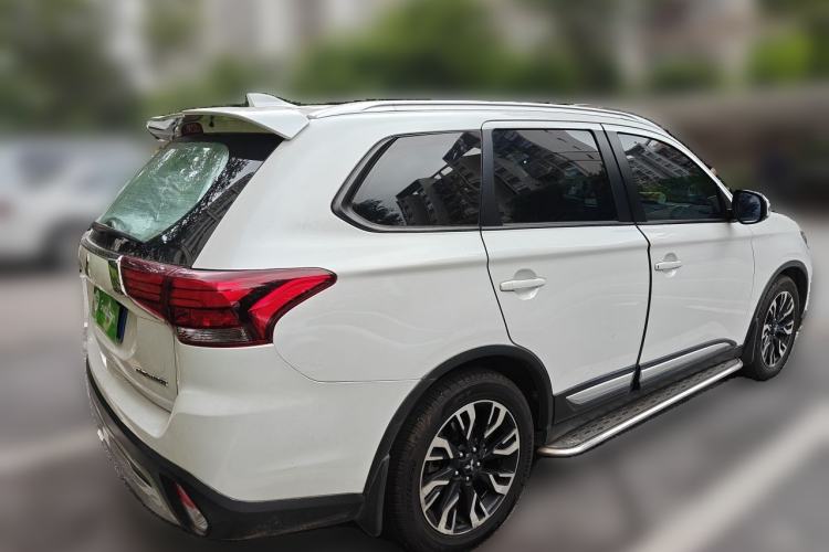 Used Mitsubishi Outlander 2019 2.0L Two-Wheel Drive Comfort Edition 5 Seats China V Standard Rear Right 45 Deg