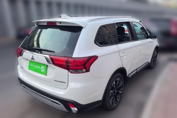 Used Mitsubishi Outlander 2019 2.0L Two-Wheel Drive Comfort Edition 5 Seats China V Standard Rear Right 45 Deg