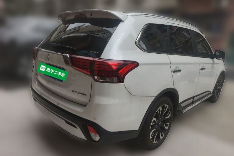 Used Mitsubishi Outlander 2019 2.4L 4x4 Zhi Xiang Edition 7 Seats China VI Standard Rear Right 45 Deg