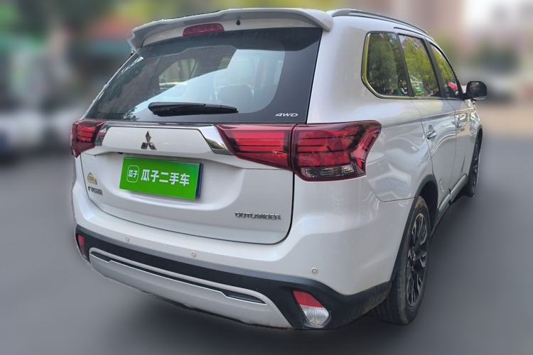 Used Mitsubishi Outlander 2019 2.4L 4x4 Zhi Xiang Edition 7 Seats China VI Standard Rear Right 45 Deg