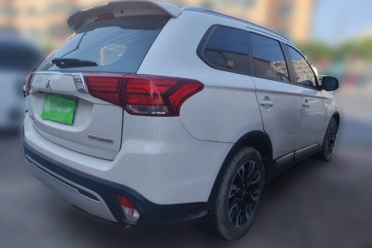 Used Mitsubishi Outlander 2019 2.0L Two-Wheel Drive Comfort Edition 5 Seats China V Standard Rear Right 45 Deg