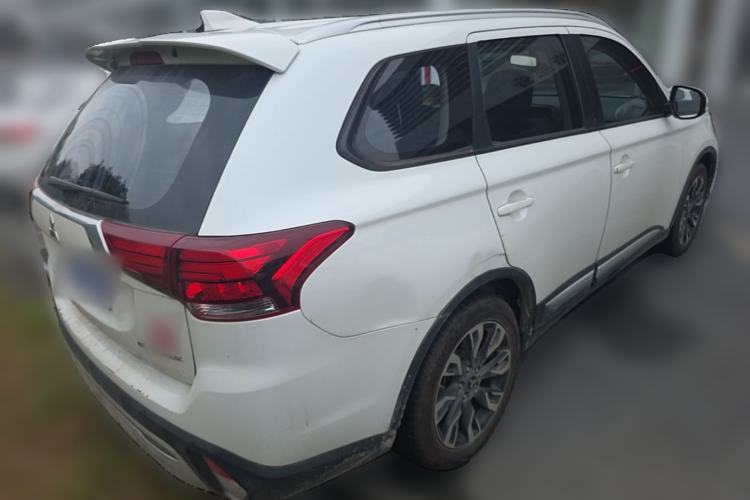 Used Mitsubishi Outlander 2019 2.0L Two-Wheel Drive Comfort Edition 5 Seats China VI Standard Rear Right 45 Deg