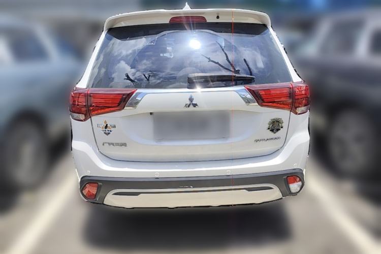 Used Mitsubishi Outlander 2019 2.0L Two-Wheel Drive Comfort Edition 5 Seats China VI Standard Rear