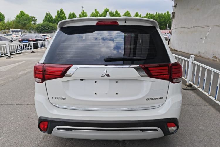Used Mitsubishi Outlander 2019 2.0L Two-Wheel Drive Comfort Edition 5 Seats China V Standard Rear