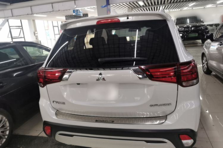 Used Mitsubishi Outlander 2019 2.0L Two-Wheel Drive Comfort Edition 5 Seats China V Standard Rear