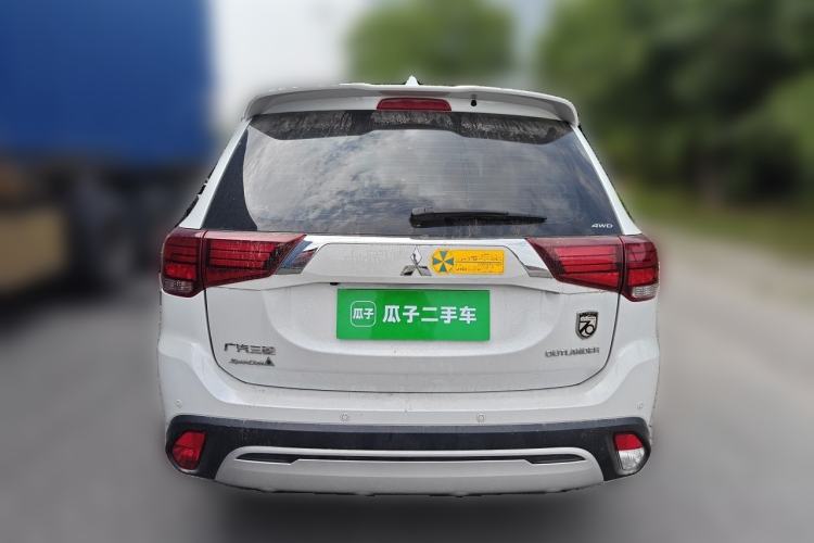 Used Mitsubishi Outlander 2019 2.4L 4x4 Zhi Xiang Edition 7 Seats China VI Standard Rear