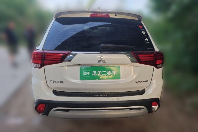 Used Mitsubishi Outlander 2019 2.4L 4x4 Zhi Xiang Edition 7 Seats China VI Standard Rear