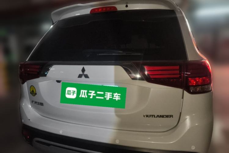 Used Mitsubishi Outlander 2019 2.0L Two-Wheel Drive Comfort Edition 5 Seats China VI Standard Rear
