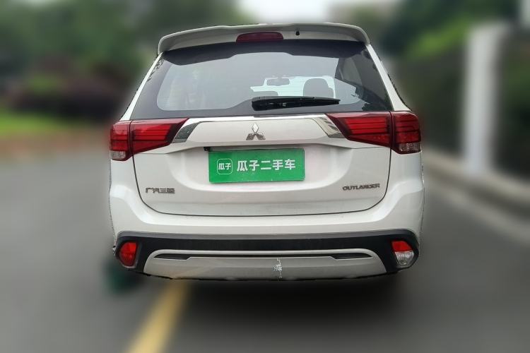 Used Mitsubishi Outlander 2019 2.0L Two-Wheel Drive Comfort Edition 5 Seats China V Standard Rear