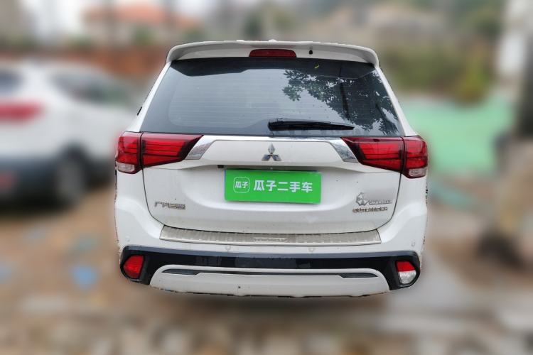Used Mitsubishi Outlander 2019 2.4L Two-Wheel Drive ZhiXing Version 5 Seats China V Emission Standard Rear