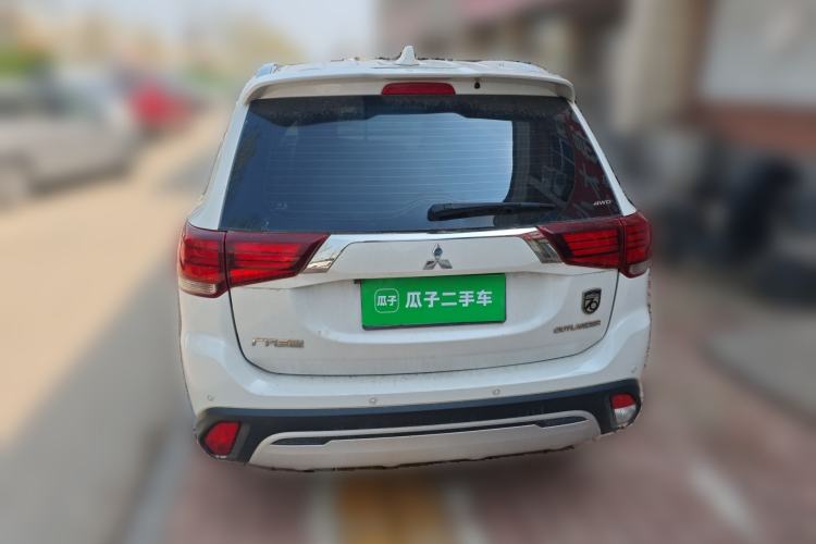Used Mitsubishi Outlander 2019 2.4L 4x4 Zhi Xiang Edition 5 Seats China VI Standard Rear