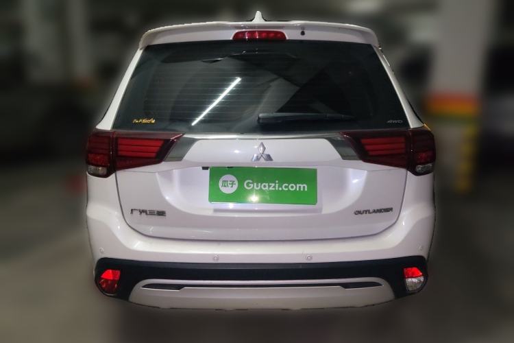 Used Mitsubishi Outlander 2019 2.4L 4x4 Zhi Xiang Edition 5 Seats China V Emission Standard Rear