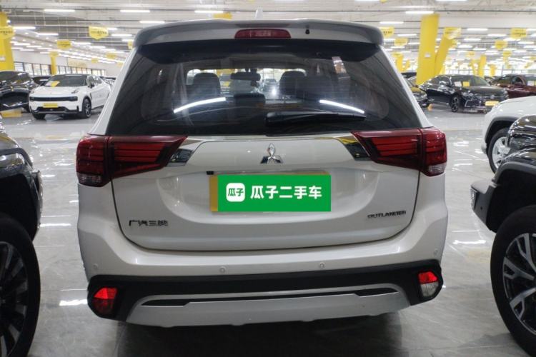 Used Mitsubishi Outlander 2019 2.4L 4x4 Zhi Xiang Edition 5 Seats China V Emission Standard Rear