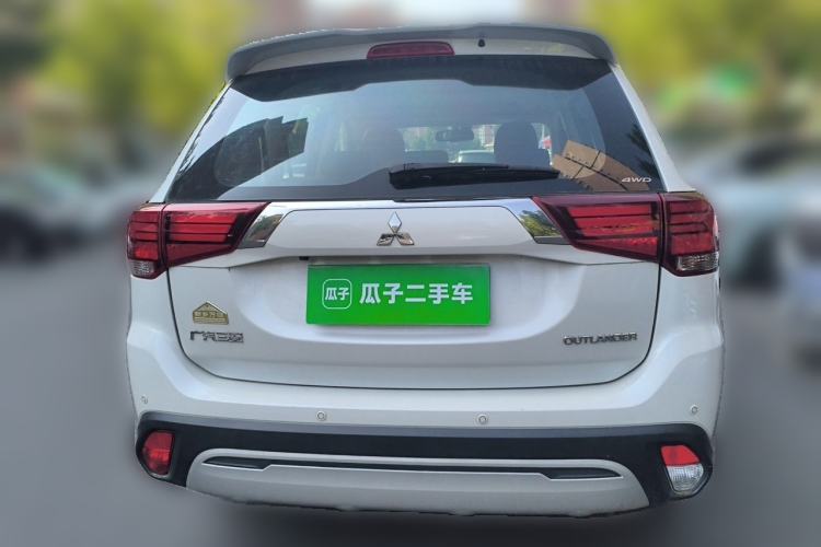 Used Mitsubishi Outlander 2019 2.4L 4x4 Zhi Xiang Edition 7 Seats China VI Standard Rear