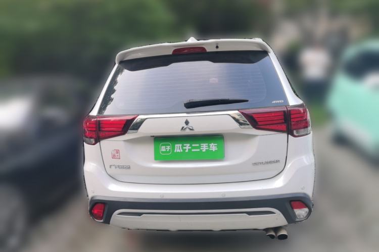 Used Mitsubishi Outlander 2019 2.4L 4x4 Zhi Xiang Edition 7 Seats China V Emission Standard Rear