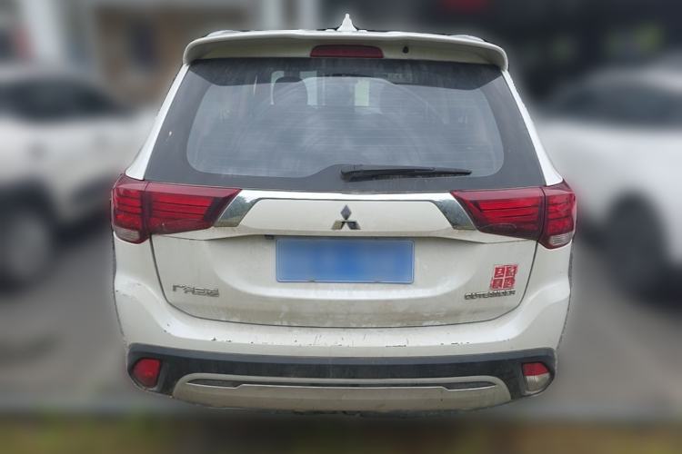 Used Mitsubishi Outlander 2019 2.0L Two-Wheel Drive Comfort Edition 5 Seats China VI Standard Rear