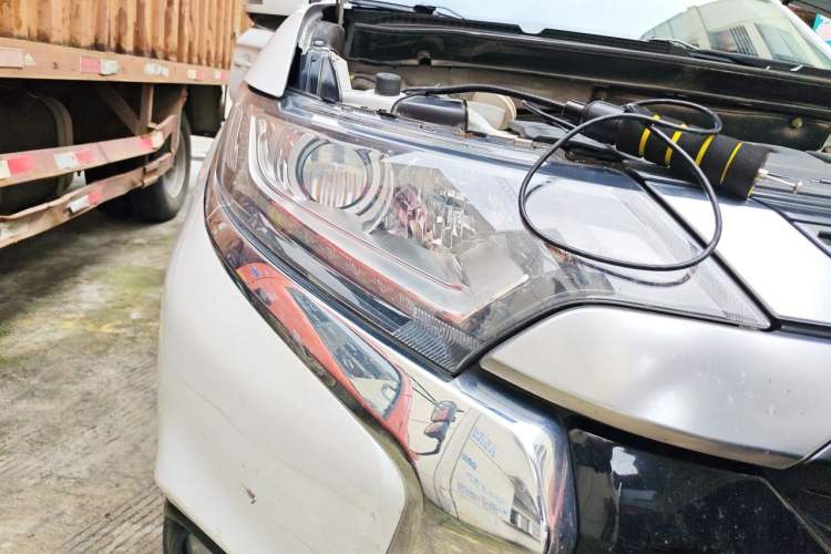 Used Mitsubishi Outlander 2019 2.0L Two-Wheel Drive Comfort Edition 7 Seats China V Emission Standard Right Front Headlight