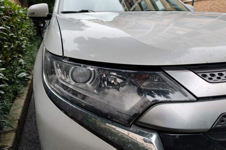 Used Mitsubishi Outlander 2019 2.0L Two-Wheel Drive Comfort Edition 5 Seats China V Standard Right Front Headlight
