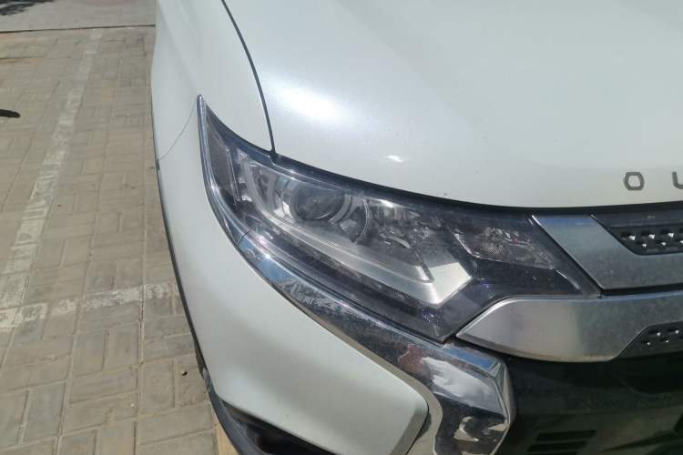 Used Mitsubishi Outlander 2019 2.0L Two-Wheel Drive Comfort Edition 5 Seats China V Standard Right Front Headlight