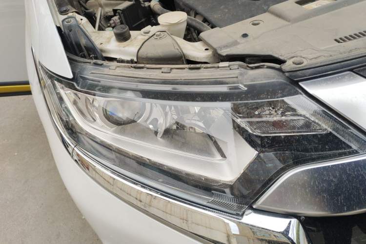 Used Mitsubishi Outlander 2019 2.0L Two-Wheel Drive Comfort Edition 7-Seater China VI Standard Right Front Headlight