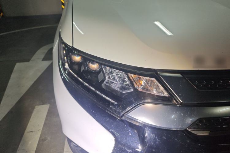 Used Mitsubishi Outlander 2019 2.4L 4x4 Zhi Xiang Edition 7 Seats China V Emission Standard Right Front Headlight