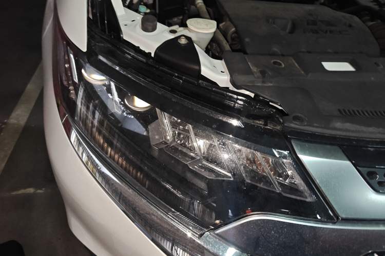 Used Mitsubishi Outlander 2019 2.4L 4x4 Zhi Xiang Edition 5 Seats China V Emission Standard Right Front Headlight