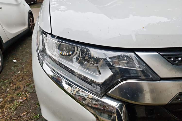 Used Mitsubishi Outlander 2019 2.0L Two-Wheel Drive Comfort Edition 5 Seats China VI Standard Right Front Headlight