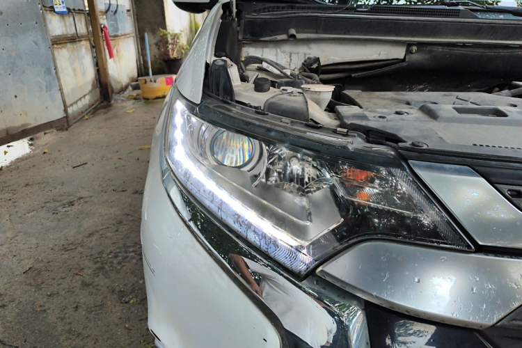 Used Mitsubishi Outlander 2019 2.0L Two-Wheel Drive Comfort Edition 5 Seats China VI Standard Right Front Headlight