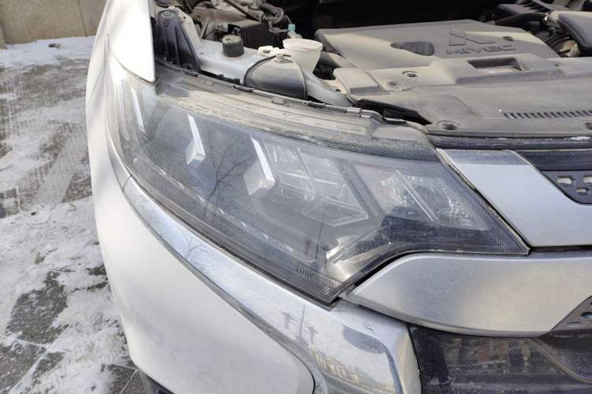 Used Mitsubishi Outlander 2019 2.4L 4x4 Zhi Xiang Edition 5 Seats China VI Standard Right Front Headlight