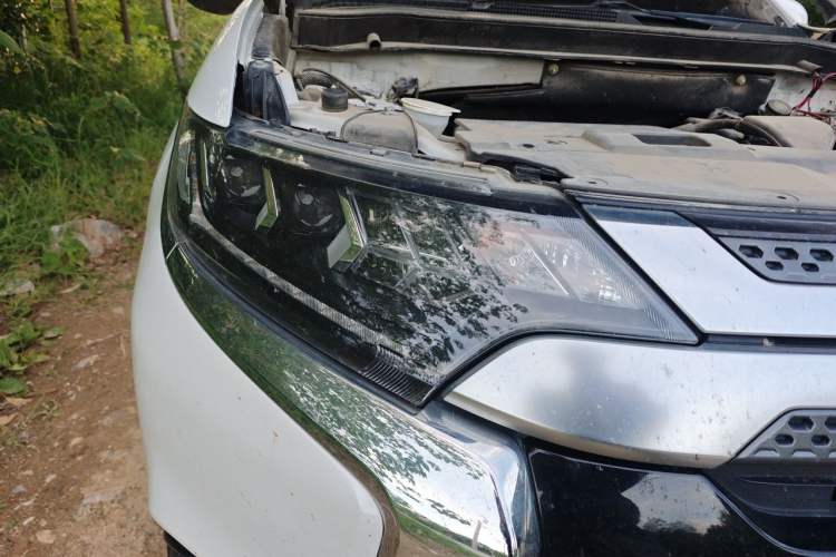 Used Mitsubishi Outlander 2019 2.4L 4x4 Zhi Xiang Edition 7 Seats China VI Standard Right Front Headlight