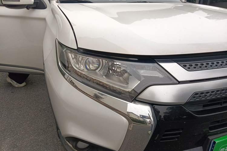 Used Mitsubishi Outlander 2019 2.0L Two-Wheel Drive Comfort Edition 5 Seats China V Standard Right Front Headlight