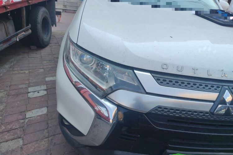 Used Mitsubishi Outlander 2019 2.0L Two-Wheel Drive Comfort Edition 5 Seats China V Standard Right Front Headlight