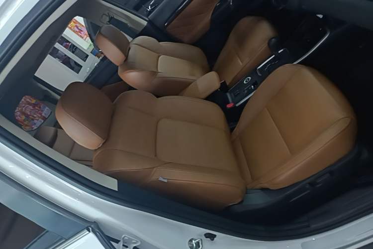 Used Mitsubishi Outlander 2019 2.4L 4x4 Zhi Xiang Edition 5 Seats China V Emission Standard Right Front Seat