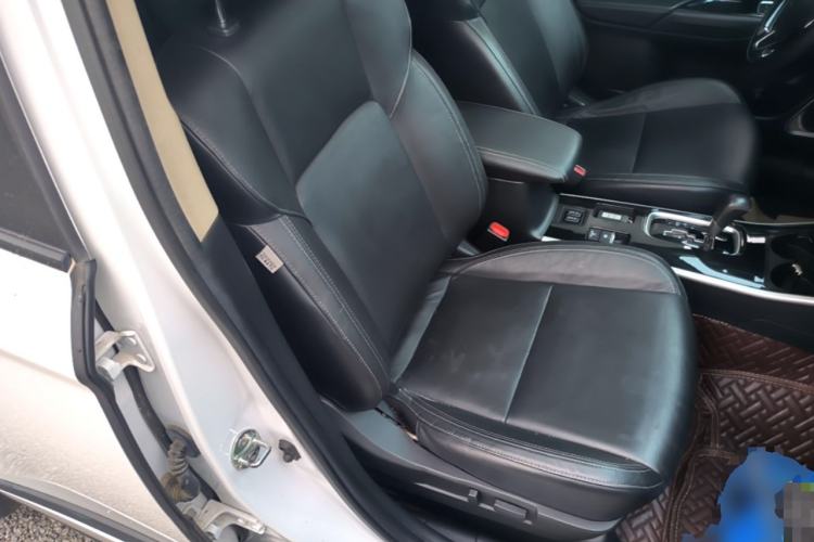Used Mitsubishi Outlander 2019 2.0L Two-Wheel Drive Comfort Edition 5 Seats China VI Standard Right Front Seat