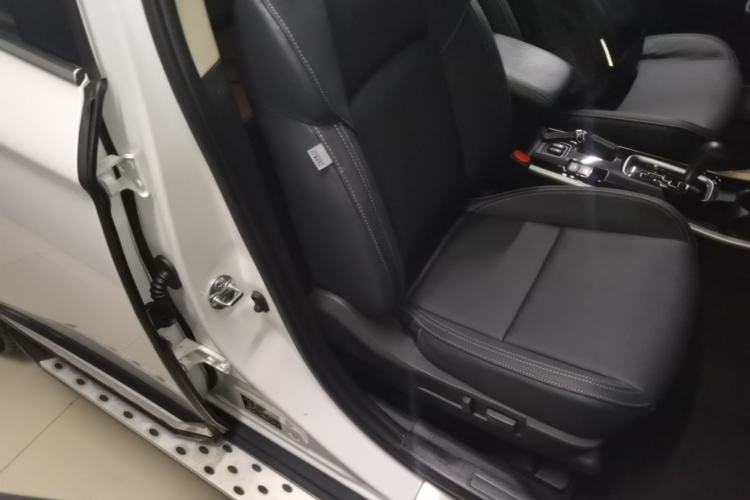 Used Mitsubishi Outlander 2019 2.0L Two-Wheel Drive Comfort Edition 5 Seats China VI Standard Right Front Seat