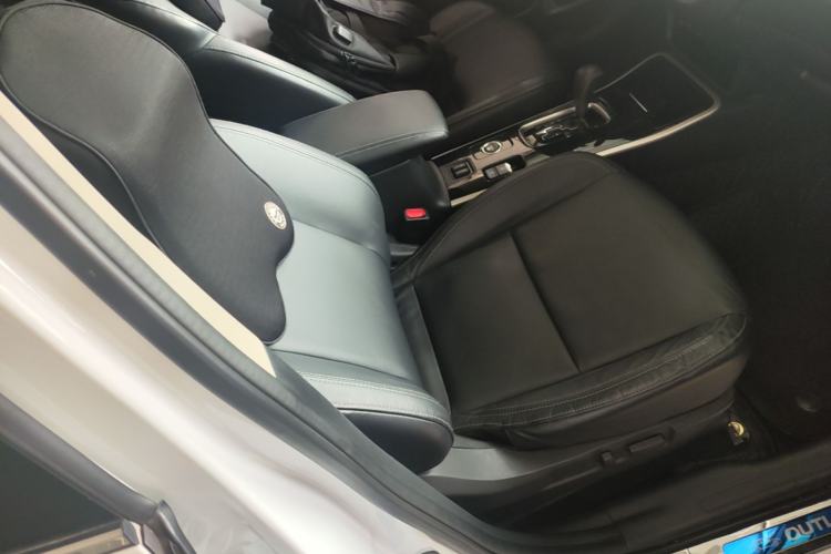 Used Mitsubishi Outlander 2019 2.4L 4x4 Zhi Xiang Edition 7 Seats China VI Standard Right Front Seat