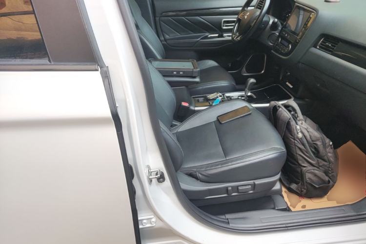 Used Mitsubishi Outlander 2019 2.0L Two-Wheel Drive Comfort Edition 5 Seats China V Standard Right Front Seat