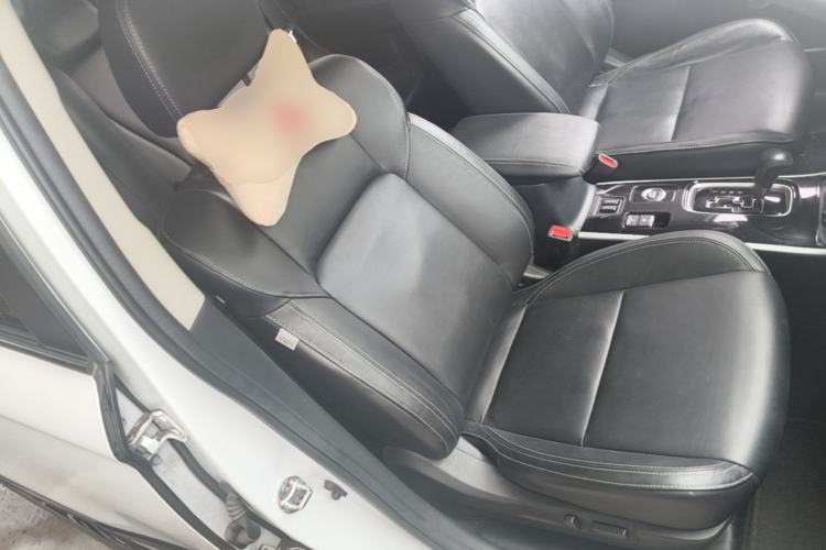Used Mitsubishi Outlander 2019 2.4L 4x4 Zhi Xiang Edition 7 Seats China VI Standard Right Front Seat