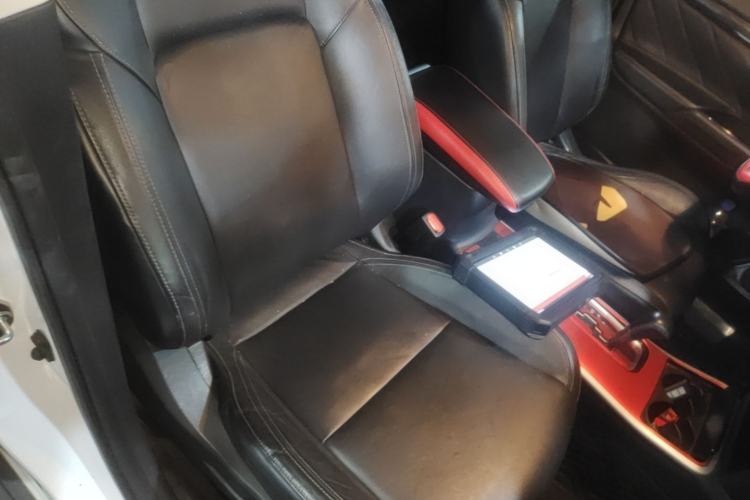 Used Mitsubishi Outlander 2019 2.0L Two-Wheel Drive Comfort Edition 7 Seats China V Emission Standard Right Front Seat