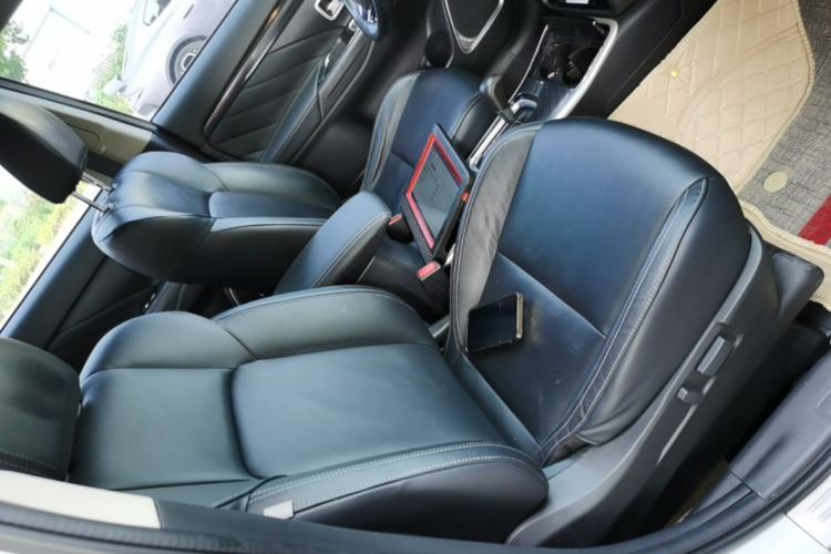 Used Mitsubishi Outlander 2019 2.4L 4x4 Zhi Xiang Edition 7 Seats China VI Standard Right Front Seat