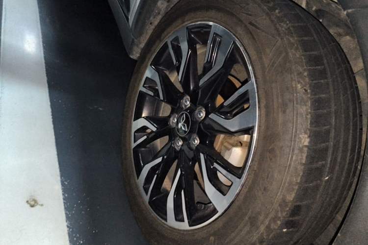 Used Mitsubishi Outlander 2019 2.0L Two-Wheel Drive Comfort Edition 5 Seats China VI Standard Right Front Wheel Hub