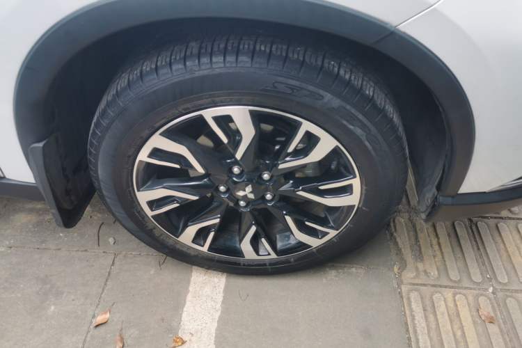Used Mitsubishi Outlander 2019 2.0L Two-Wheel Drive Comfort Edition 5 Seats China VI Standard Right Front Wheel Hub