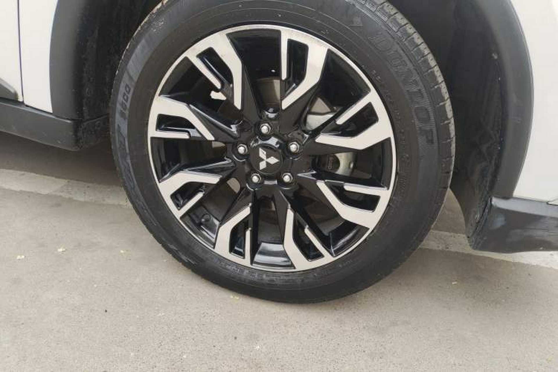 Used Mitsubishi Outlander 2019 2.0L Two-Wheel Drive Comfort Edition 7-Seater China VI Standard Right Front Wheel Hub
