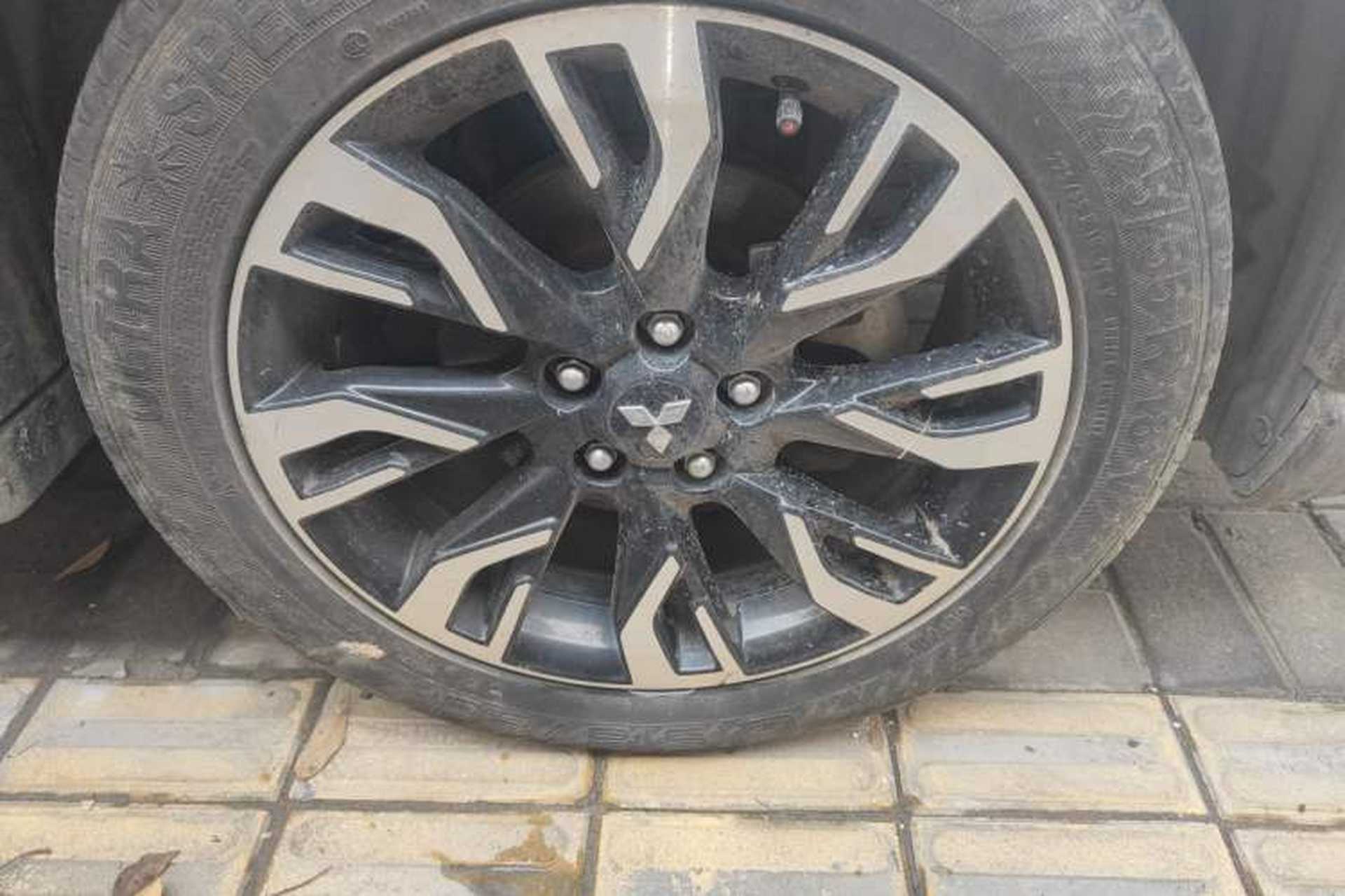 Used Mitsubishi Outlander 2019 2.0L Two-Wheel Drive Comfort Edition 5 Seats China V Standard Right Front Wheel Hub
