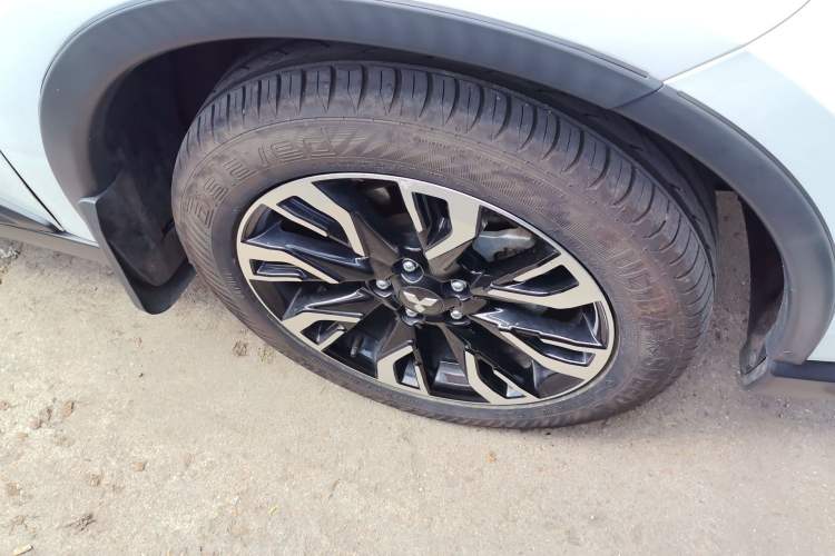 Used Mitsubishi Outlander 2019 2.0L Two-Wheel Drive Comfort Edition 5 Seats China VI Standard Right Front Wheel Hub